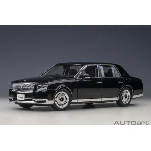 Toyota Century special edition mit Vorhngen