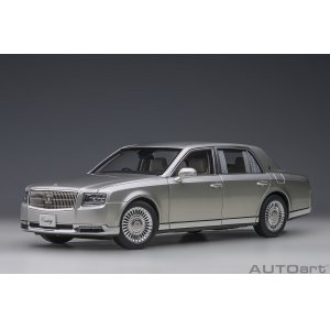 Toyota Century special edition mit Vorhngen