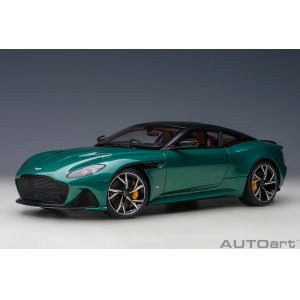 Aston Martin DBS Superleggera racing green