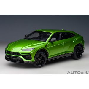 Lamborghini Urus verde selvans
