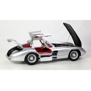Mercedes Benz 300 SLR Uhlenhaut coupe red version